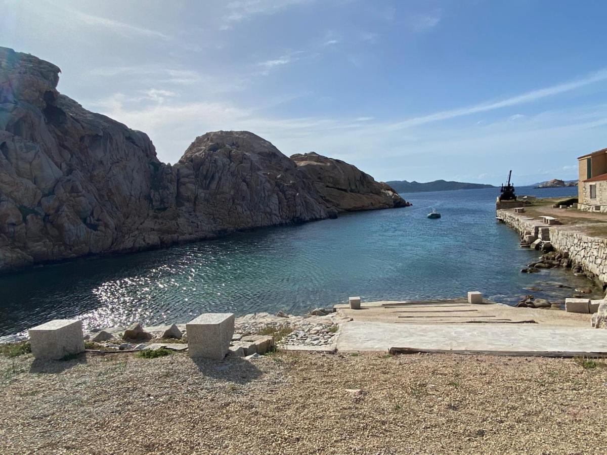 Appartamento Il Caracolo A Cala Francese La Maddalena (Sassari) Exterior foto